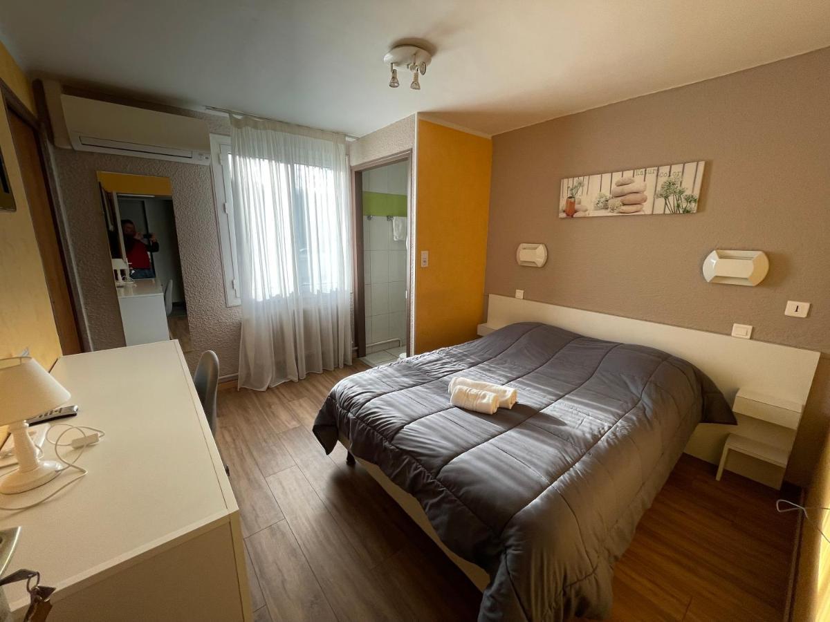 Hotel Les Chenes Sisteron Exteriör bild