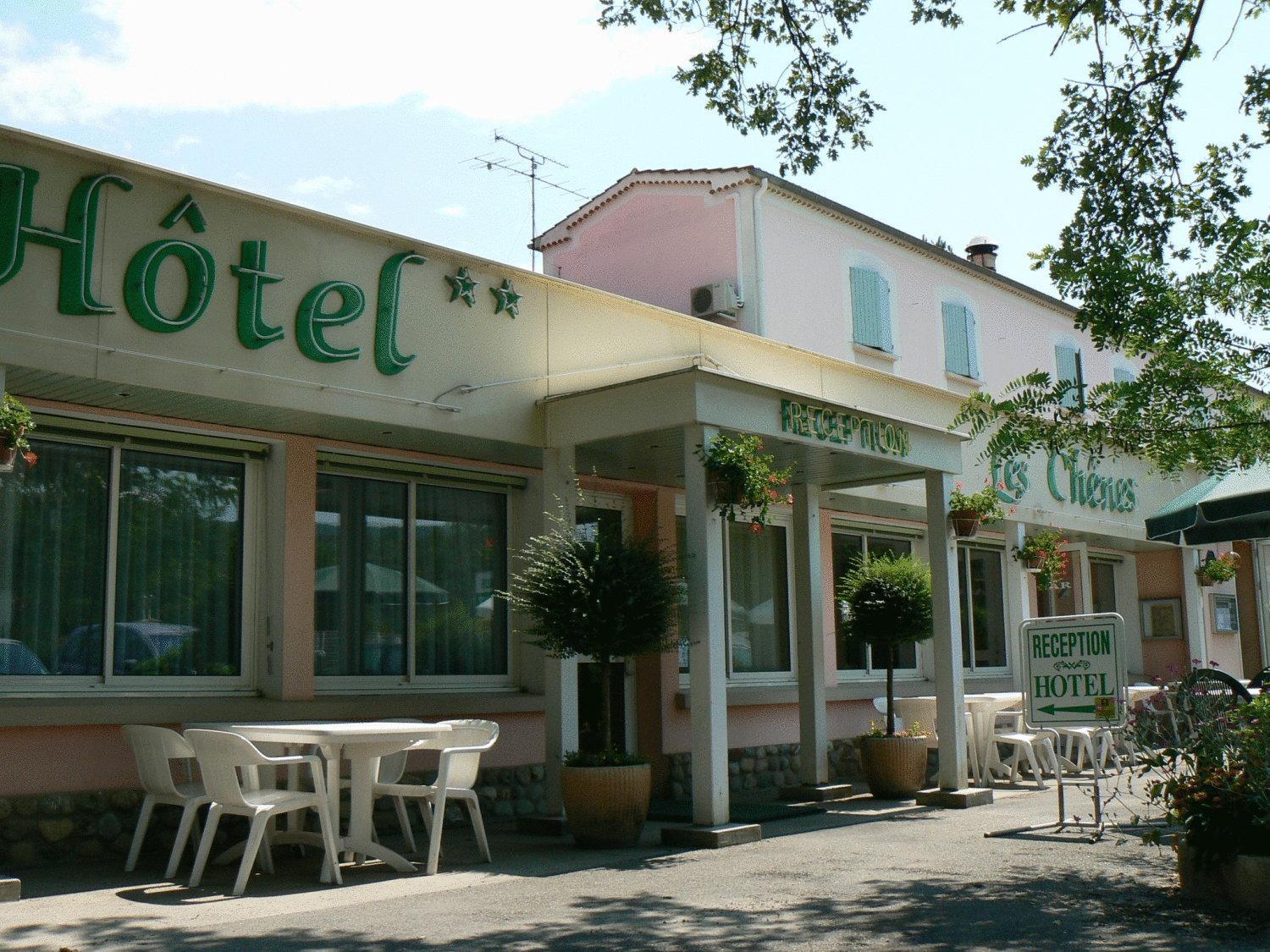 Hotel Les Chenes Sisteron Exteriör bild